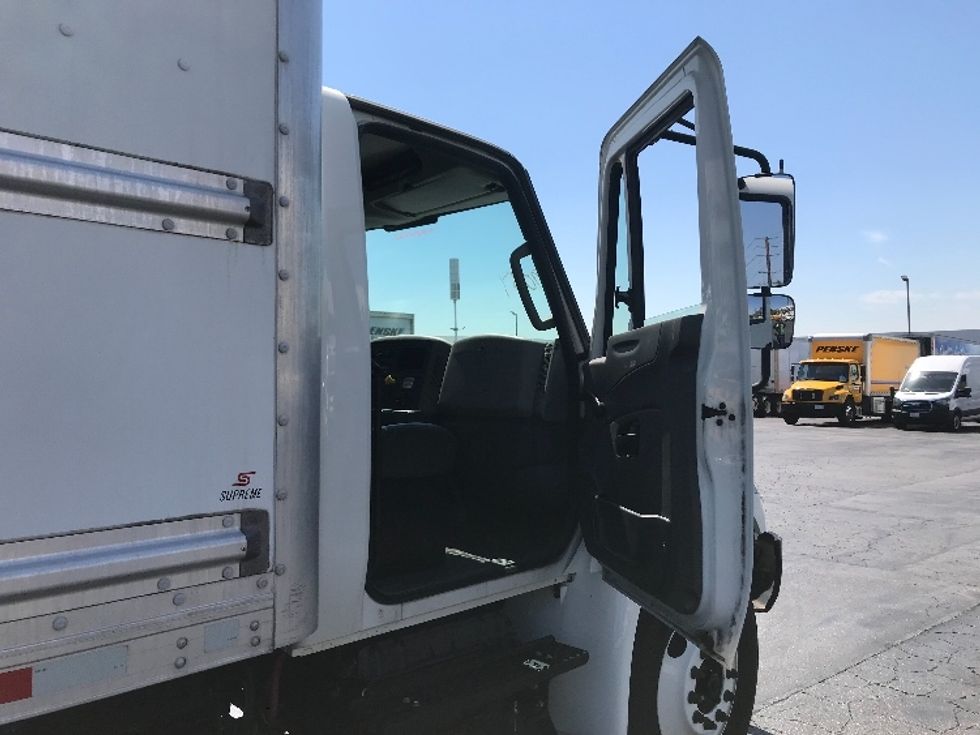 Medium Duty Box Truck-Light and Medium Duty Trucks-International-2019-4300-Torrance-CA-72,237\n\t\tmiles-$ 56,250 - Image 20
