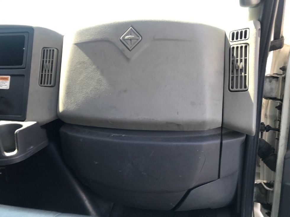 Medium Duty Box Truck-Light and Medium Duty Trucks-International-2019-4300-Torrance-CA-72,237\n\t\tmiles-$ 56,250 - Image 21