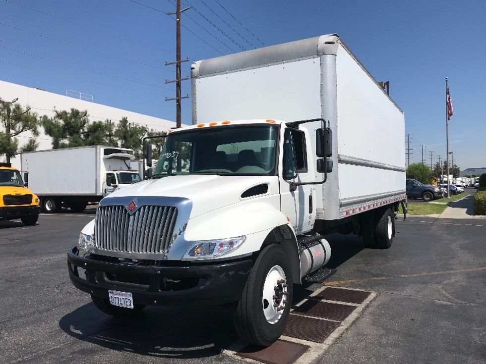 Medium Duty Box Truck-Light and Medium Duty Trucks-International-2019-4300-Torrance-CA-72,237\n\t\tmiles-$ 56,250 - Image 3