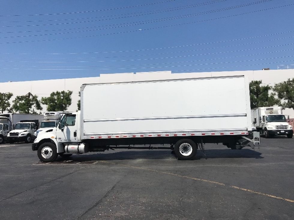 Medium Duty Box Truck-Light and Medium Duty Trucks-International-2019-4300-Torrance-CA-72,237\n\t\tmiles-$ 56,250 - Image 4