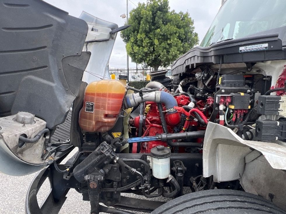 Medium Duty Box Truck-Light and Medium Duty Trucks-International-2019-4300-Torrance-CA-90,200\n\t\tmiles-$ 54,500 - Image 24