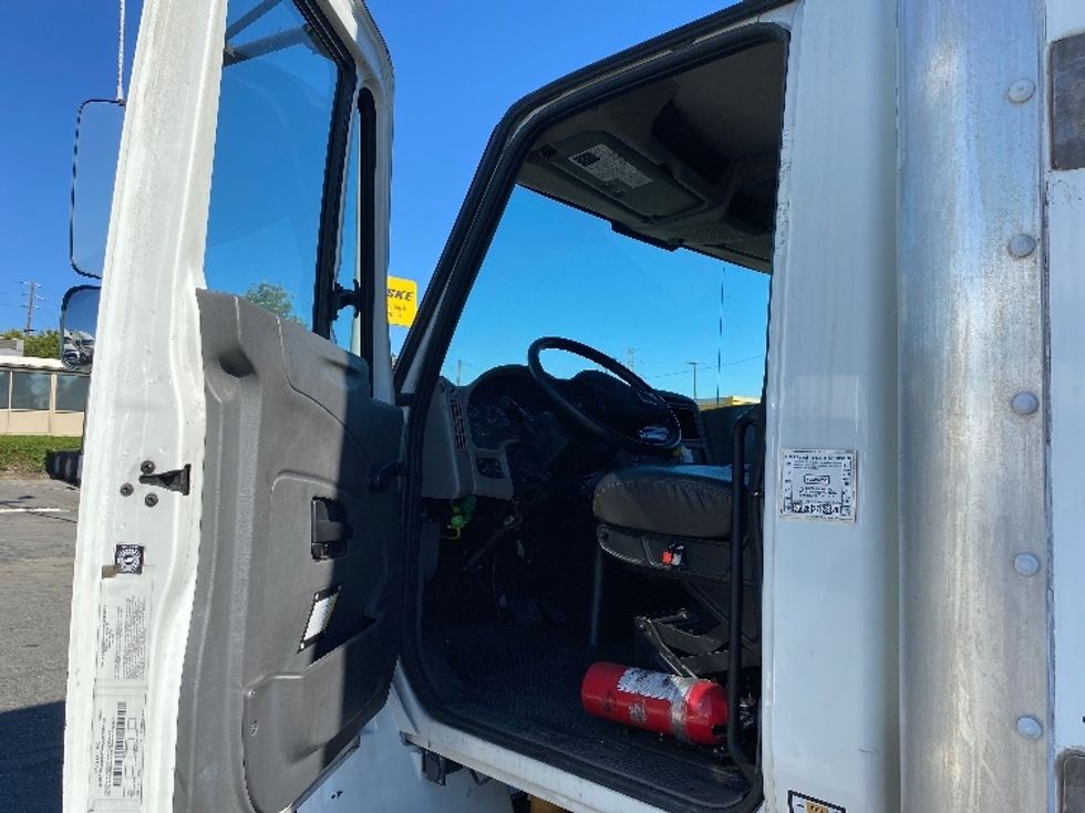 Medium Duty Box Truck-Light and Medium Duty Trucks-International-2019-4300-Torrance-CA-90,494\n\t\tmiles-$ 54,500 - Image 15