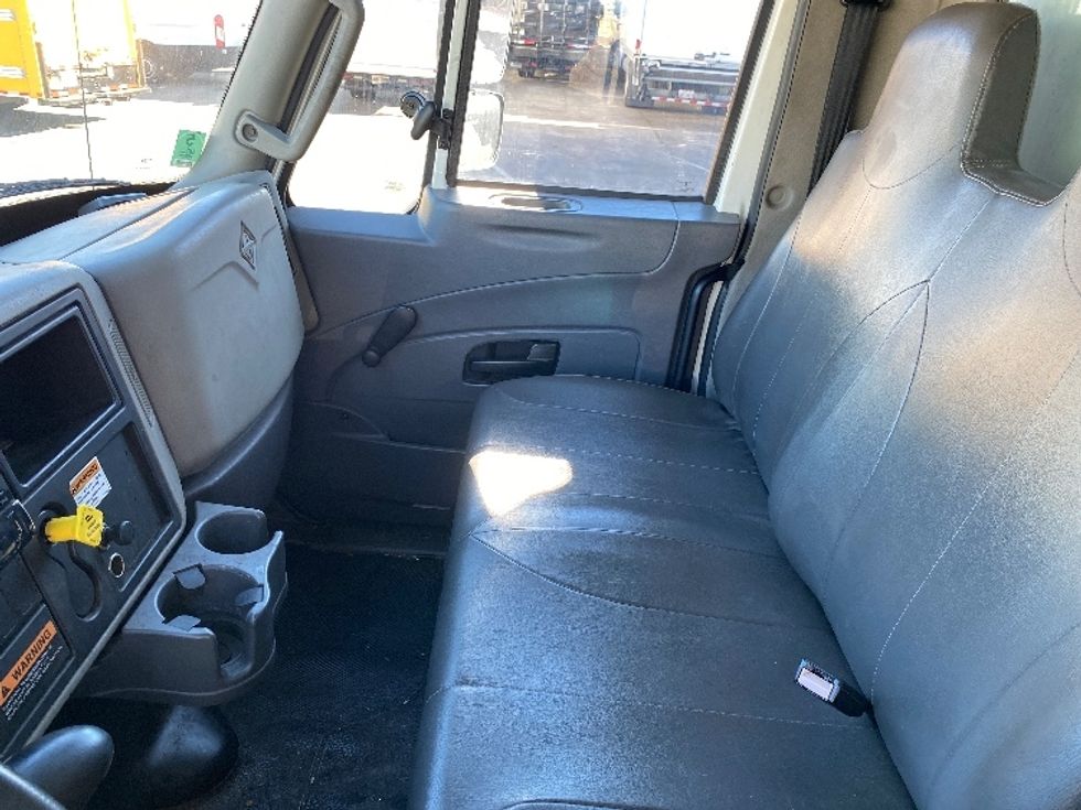 Medium Duty Box Truck-Light and Medium Duty Trucks-International-2019-4300-Torrance-CA-90,494\n\t\tmiles-$ 54,500 - Image 18