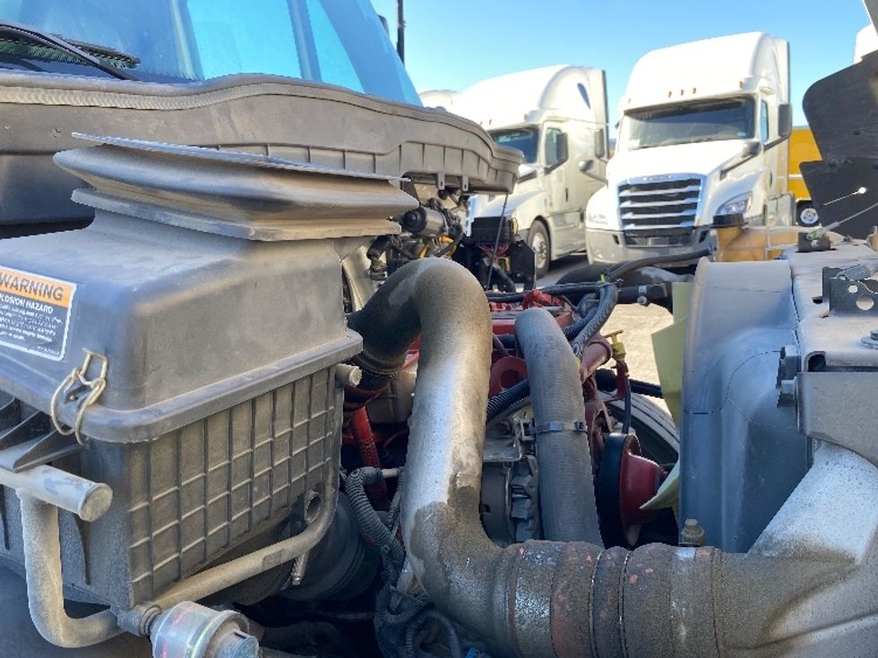 Medium Duty Box Truck-Light and Medium Duty Trucks-International-2019-4300-Torrance-CA-90,494\n\t\tmiles-$ 54,500 - Image 23