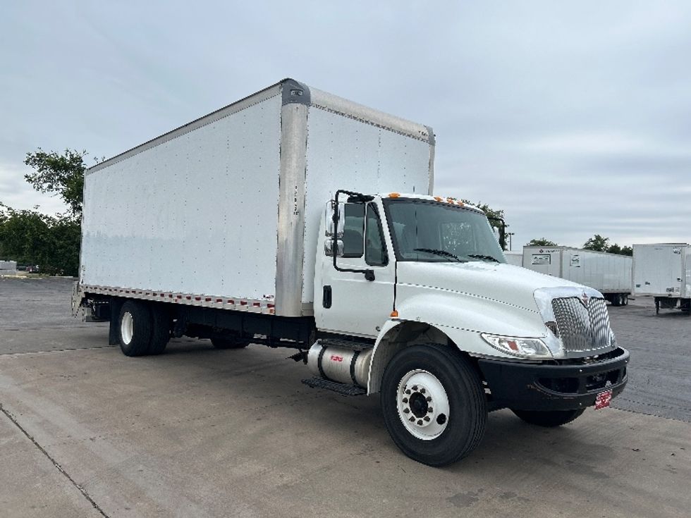 Medium Duty Box Truck-Light and Medium Duty Trucks-International-2019-4300-Tulsa-OK-229,166\n\t\tmiles-$ 35,250 - Image 1