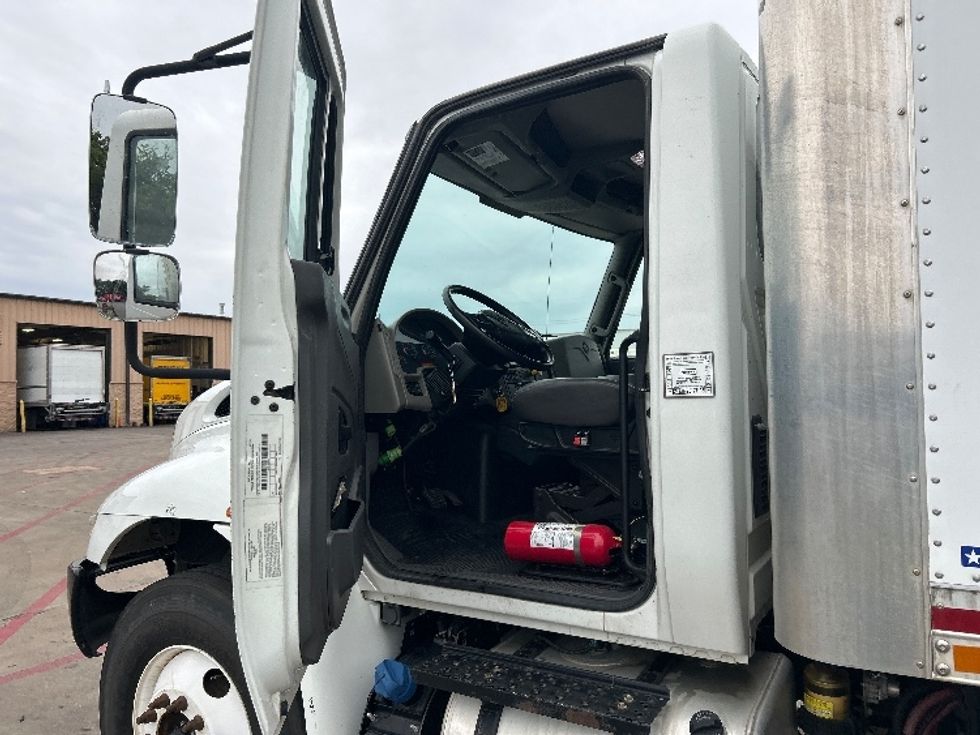 Medium Duty Box Truck-Light and Medium Duty Trucks-International-2019-4300-Tulsa-OK-229,166\n\t\tmiles-$ 35,250 - Image 16