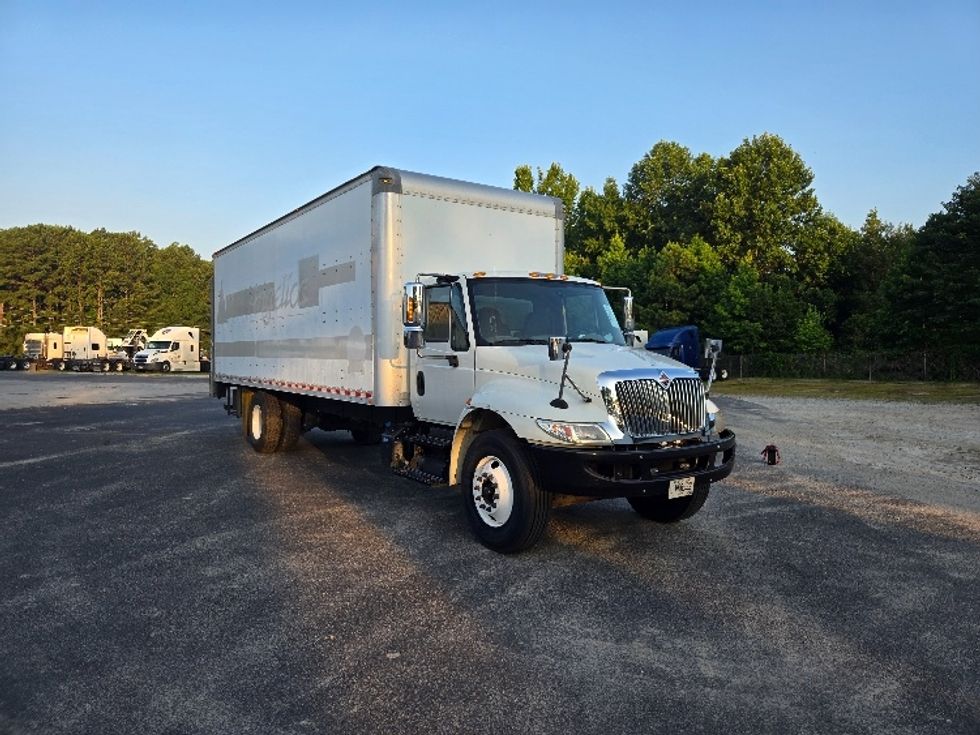 Medium Duty Box Truck-Light and Medium Duty Trucks-International-2019-4300-Villa Rica-GA-259,950\n\t\tmiles-$ 37,250 - Image 1