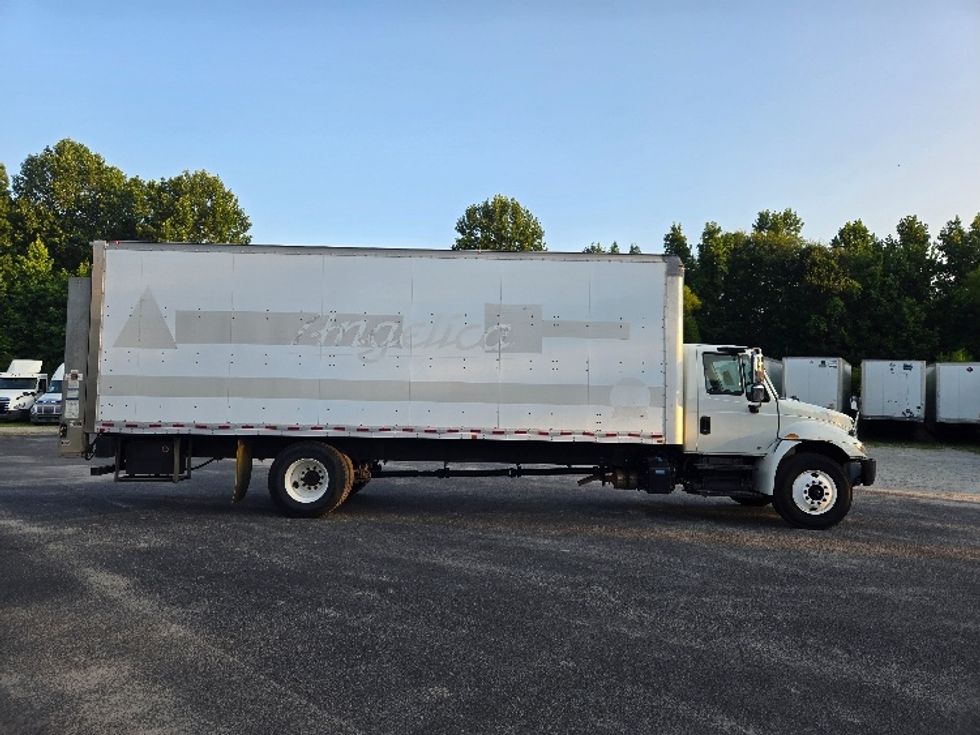 Medium Duty Box Truck-Light and Medium Duty Trucks-International-2019-4300-Villa Rica-GA-259,950\n\t\tmiles-$ 37,250 - Image 13