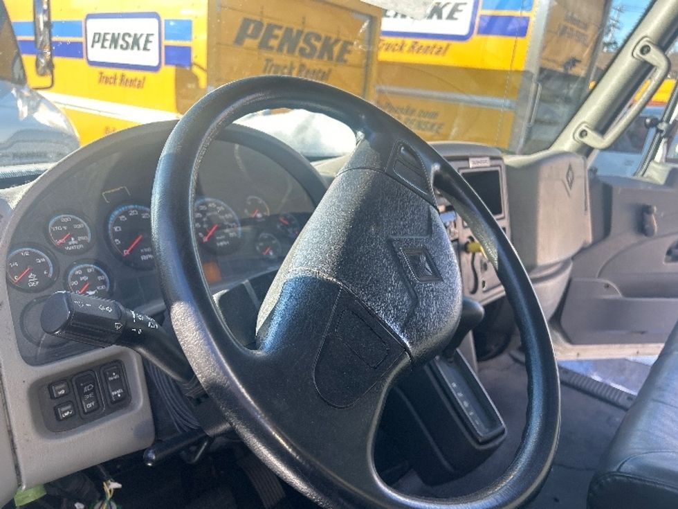 Medium Duty Box Truck-Light and Medium Duty Trucks-International-2019-4300-West Babylon-NY-110,329\n\t\tmiles-$ 16,000 - Image 15