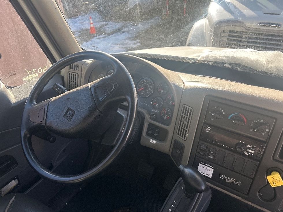 Medium Duty Box Truck-Light and Medium Duty Trucks-International-2019-4300-West Babylon-NY-110,329\n\t\tmiles-$ 16,000 - Image 16