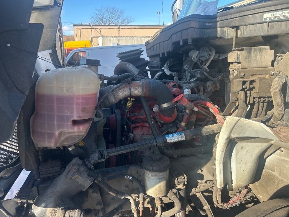 Medium Duty Box Truck-Light and Medium Duty Trucks-International-2019-4300-West Babylon-NY-110,329\n\t\tmiles-$ 16,000 - Image 22