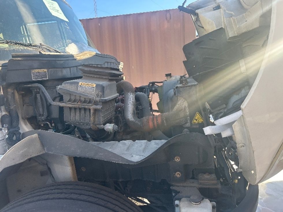 Medium Duty Box Truck-Light and Medium Duty Trucks-International-2019-4300-West Babylon-NY-110,329\n\t\tmiles-$ 16,000 - Image 21