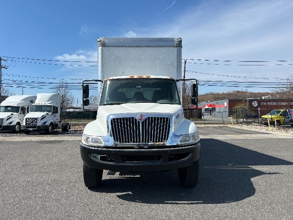 Medium Duty Box Truck-Light and Medium Duty Trucks-International-2019-4300-West Babylon-NY-140,011\n\t\tmiles-$ 43,750 - Image 2
