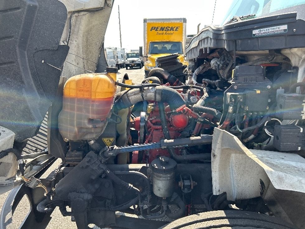 Medium Duty Box Truck-Light and Medium Duty Trucks-International-2019-4300-West Babylon-NY-140,011\n\t\tmiles-$ 43,750 - Image 23