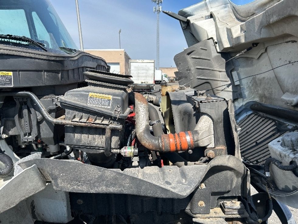 Medium Duty Box Truck-Light and Medium Duty Trucks-International-2019-4300-West Babylon-NY-140,011\n\t\tmiles-$ 43,750 - Image 22