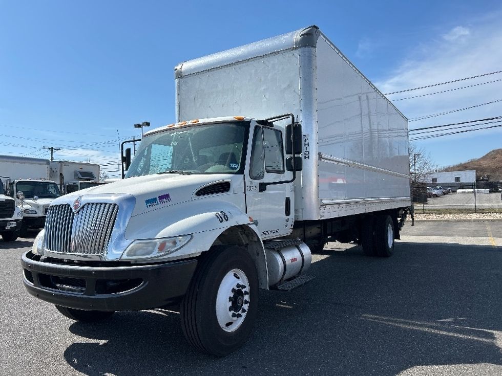 Medium Duty Box Truck-Light and Medium Duty Trucks-International-2019-4300-West Babylon-NY-140,011\n\t\tmiles-$ 43,750 - Image 3