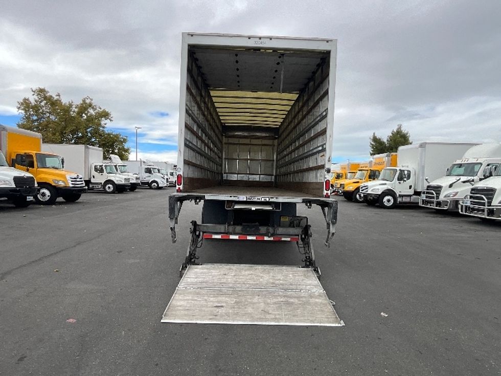 Medium Duty Box Truck-Light and Medium Duty Trucks-International-2019-4300-West Sacramento-CA-132,540\n\t\tmiles-$ 49,750 - Image 9