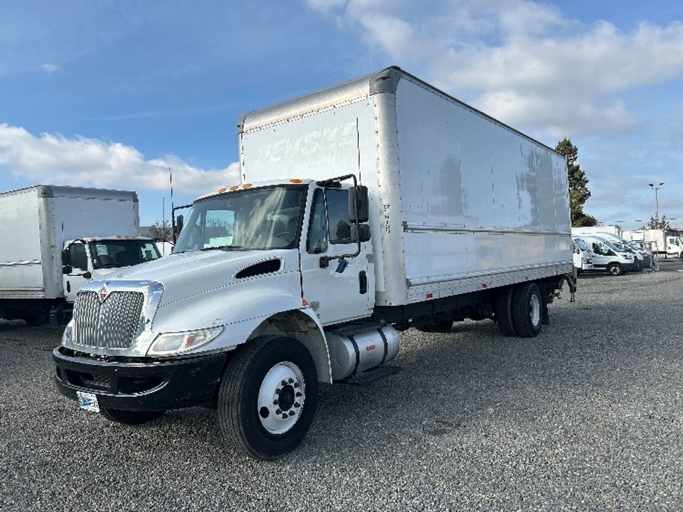 Medium Duty Box Truck-Light and Medium Duty Trucks-International-2019-4300-West Sacramento-CA-136,800\n\t\tmiles-$ 47,500 - Image 3