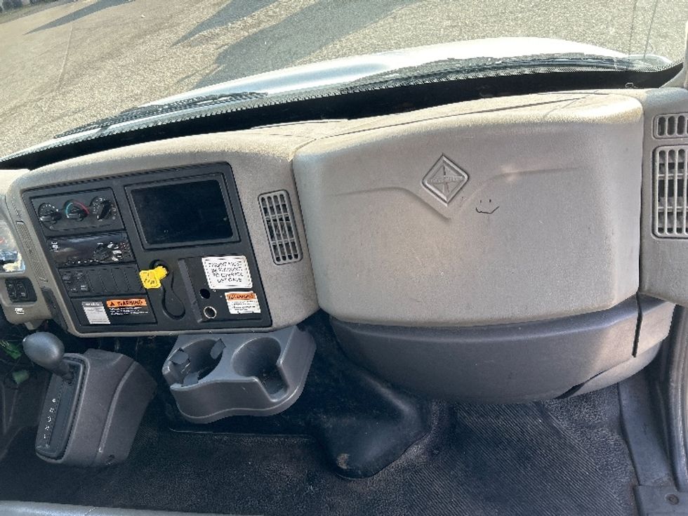 Medium Duty Box Truck-Light and Medium Duty Trucks-International-2019-4300-West Sacramento-CA-136,800\n\t\tmiles-$ 47,500 - Image 19
