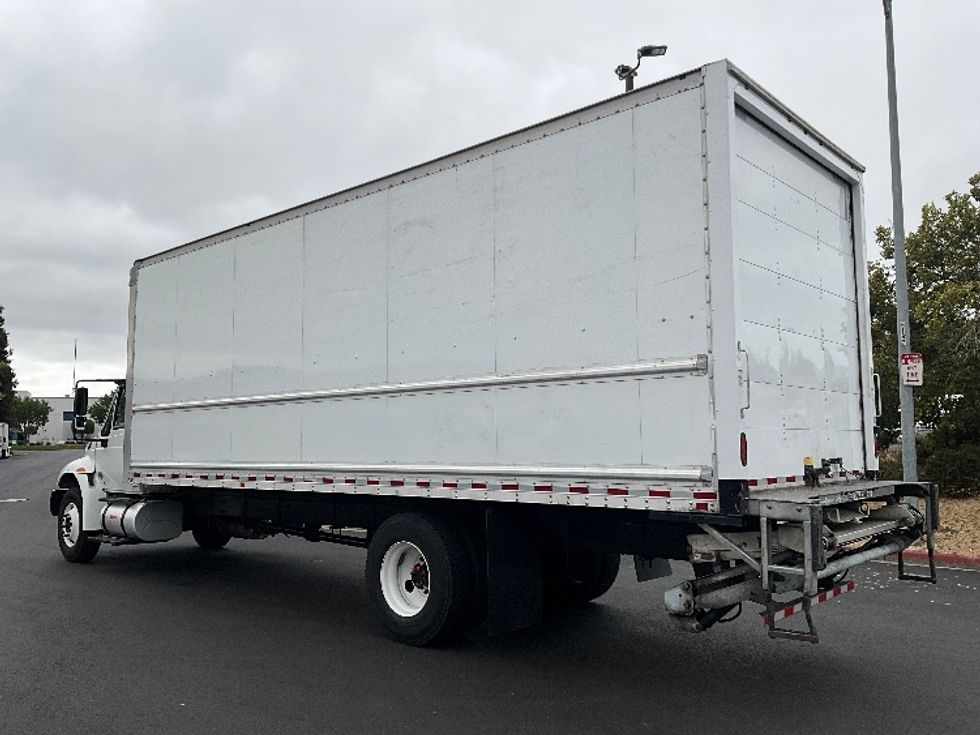 Medium Duty Box Truck-Light and Medium Duty Trucks-International-2019-4300-West Sacramento-CA-136,901\n\t\tmiles-$ 49,250 - Image 6