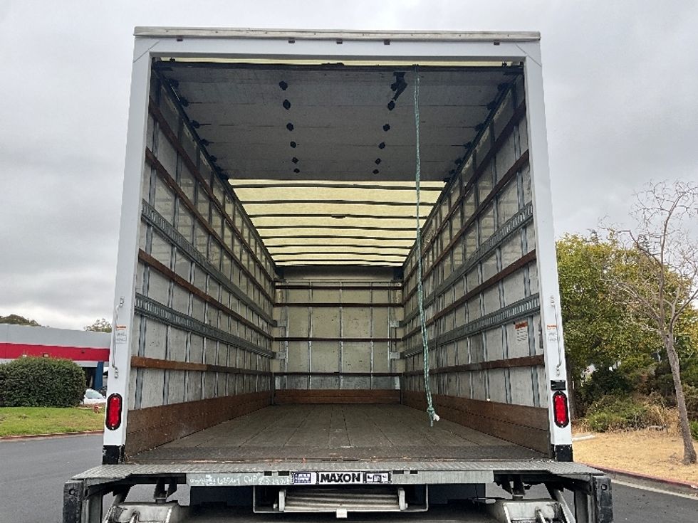 Medium Duty Box Truck-Light and Medium Duty Trucks-International-2019-4300-West Sacramento-CA-136,901\n\t\tmiles-$ 49,250 - Image 8