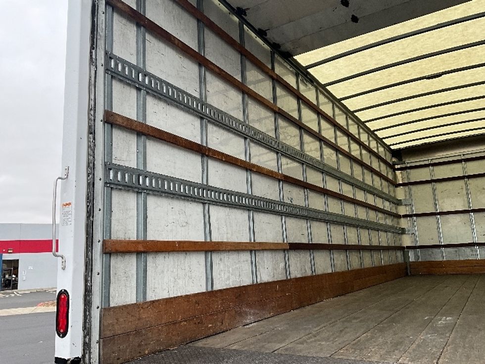 Medium Duty Box Truck-Light and Medium Duty Trucks-International-2019-4300-West Sacramento-CA-136,901\n\t\tmiles-$ 49,250 - Image 11