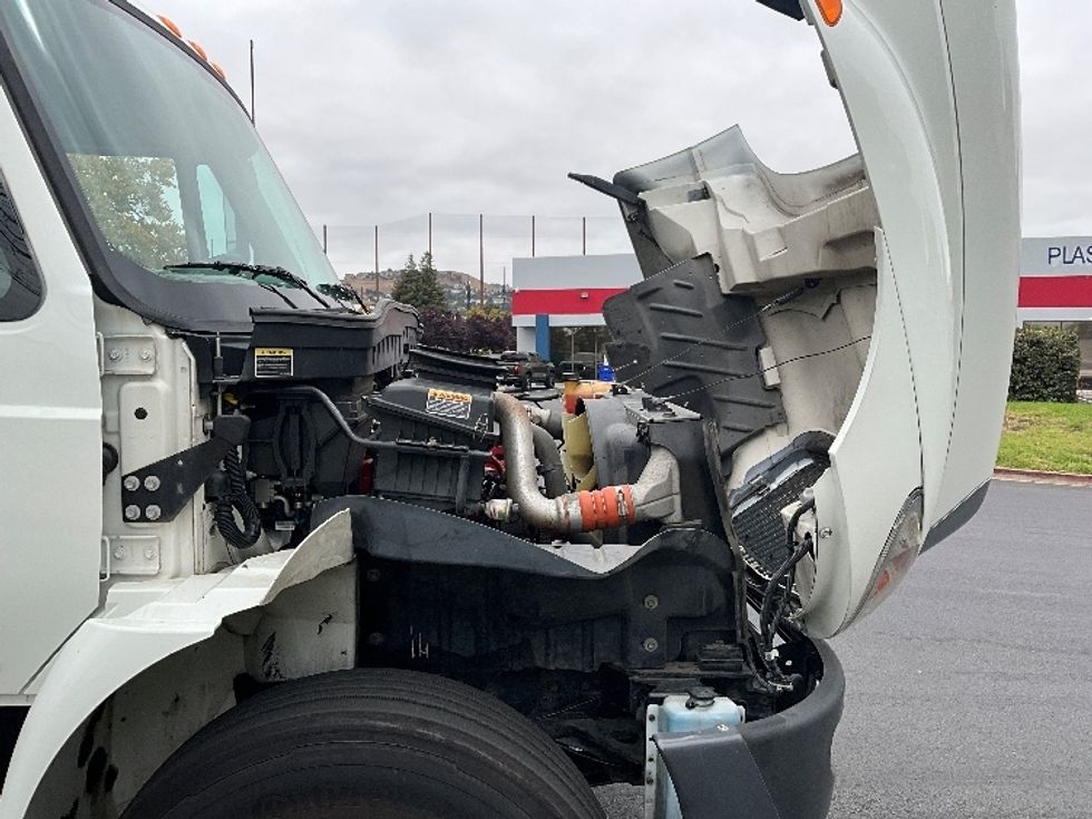 Medium Duty Box Truck-Light and Medium Duty Trucks-International-2019-4300-West Sacramento-CA-136,901\n\t\tmiles-$ 49,250 - Image 23