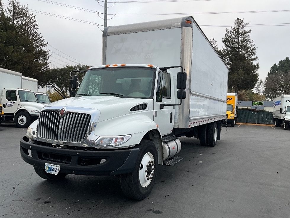 Medium Duty Box Truck-Light and Medium Duty Trucks-International-2019-4300-West Sacramento-CA-138,420\n\t\tmiles-$ 49,250 - Image 3