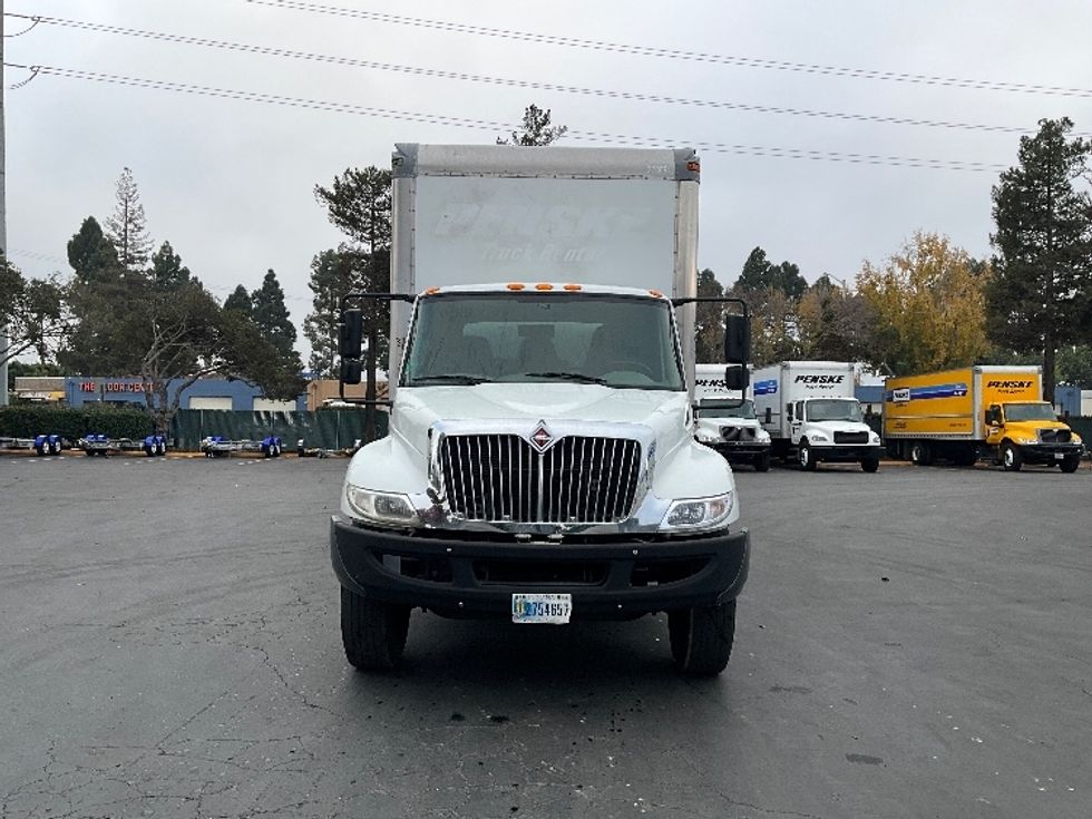 Medium Duty Box Truck-Light and Medium Duty Trucks-International-2019-4300-West Sacramento-CA-138,420\n\t\tmiles-$ 49,250 - Image 2
