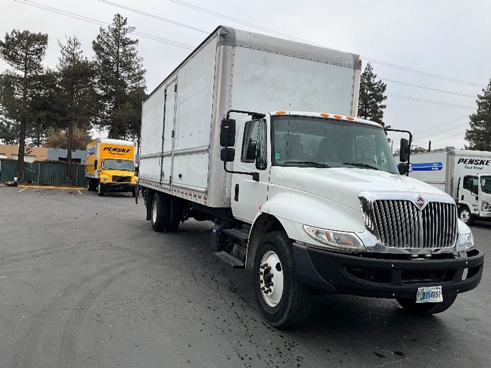Medium Duty Box Truck-Light and Medium Duty Trucks-International-2019-4300-West Sacramento-CA-138,420\n\t\tmiles-$ 49,250 - Image 1