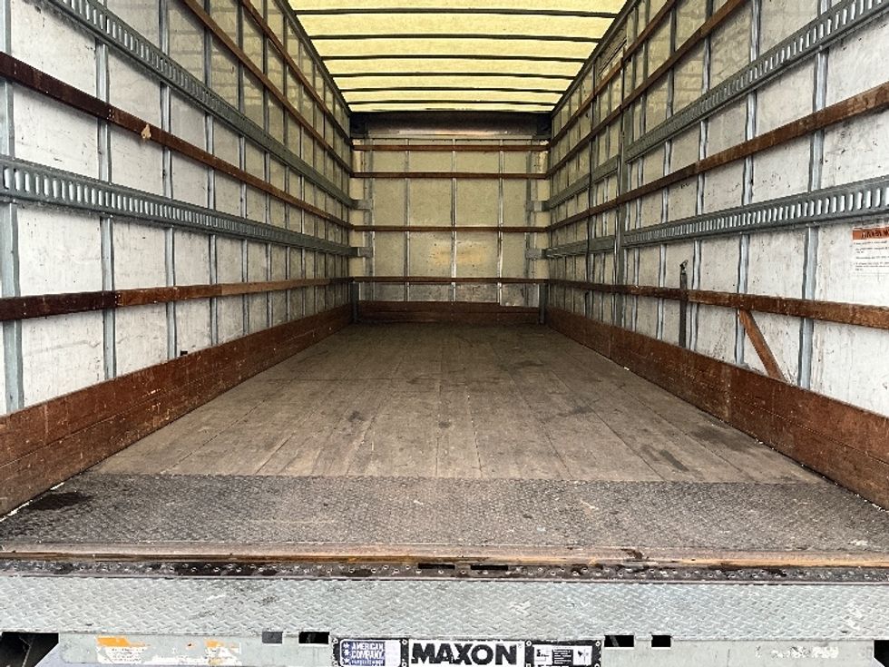 Medium Duty Box Truck-Light and Medium Duty Trucks-International-2019-4300-West Sacramento-CA-138,420\n\t\tmiles-$ 49,250 - Image 10