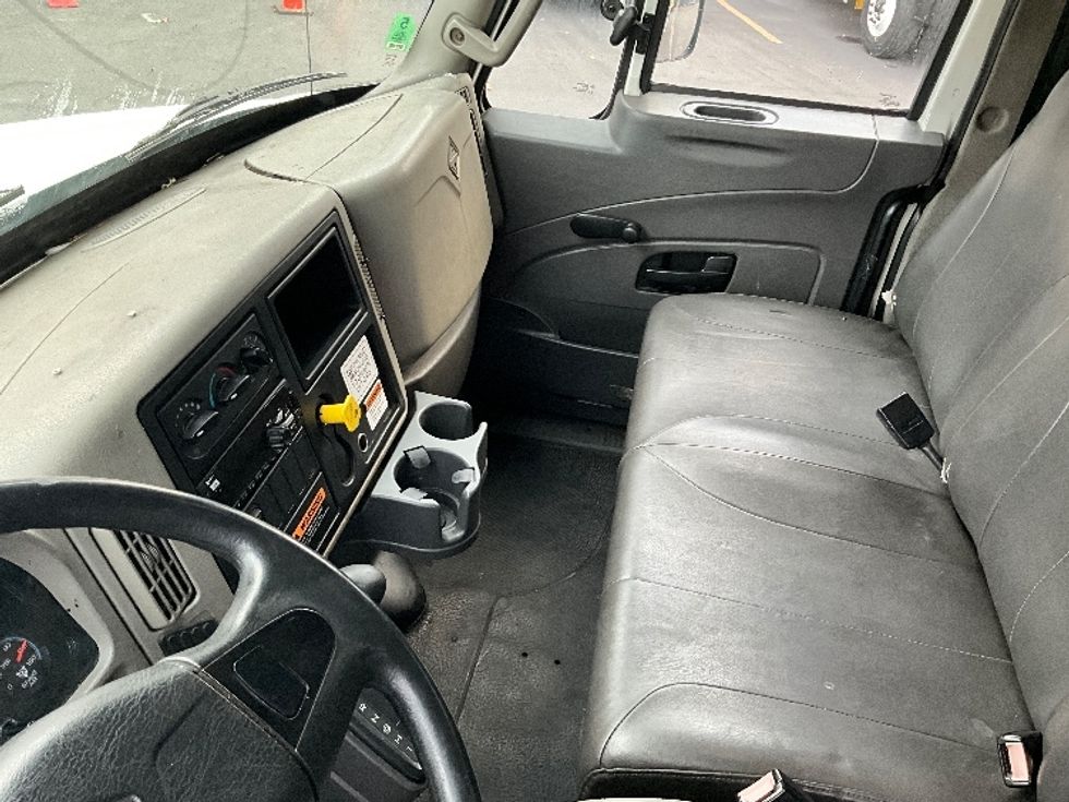 Medium Duty Box Truck-Light and Medium Duty Trucks-International-2019-4300-West Sacramento-CA-138,420\n\t\tmiles-$ 49,250 - Image 18