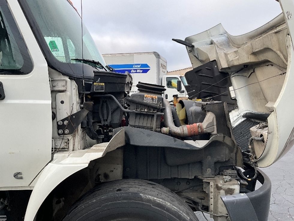 Medium Duty Box Truck-Light and Medium Duty Trucks-International-2019-4300-West Sacramento-CA-138,421\n\t\tmiles-$ 49,250 - Image 23