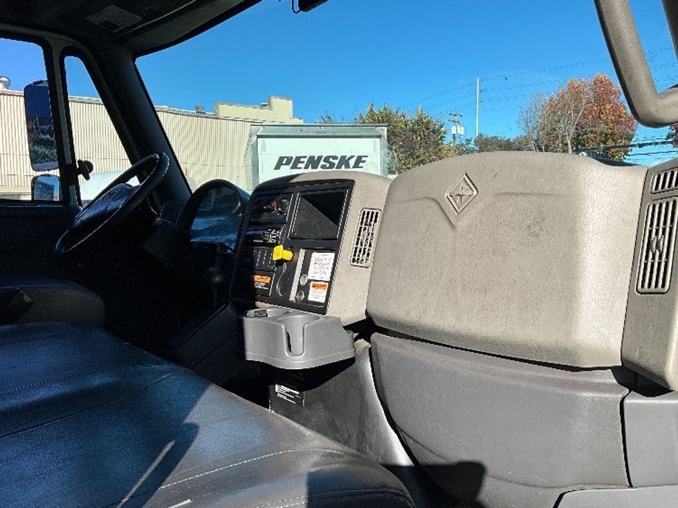 Medium Duty Box Truck-Light and Medium Duty Trucks-International-2019-4300-West Sacramento-CA-138,421\n\t\tmiles-$ 49,250 - Image 21