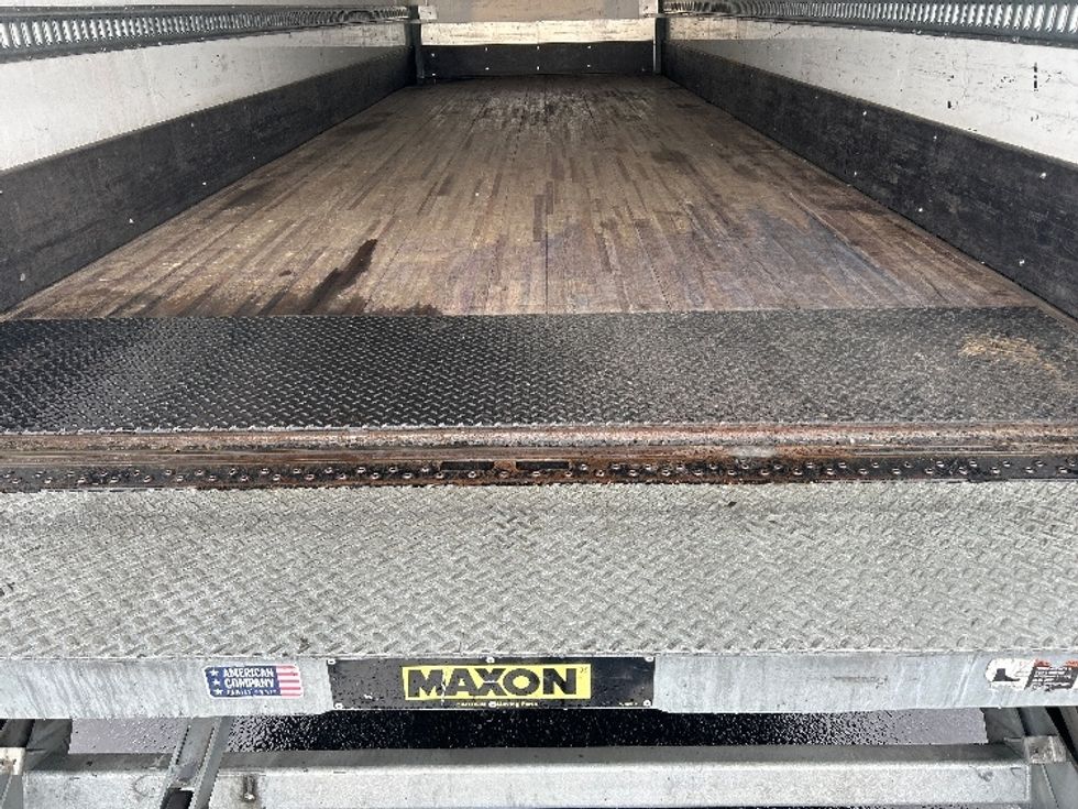 Medium Duty Box Truck-Light and Medium Duty Trucks-International-2019-4300-West Sacramento-CA-138,917\n\t\tmiles-$ 48,750 - Image 10