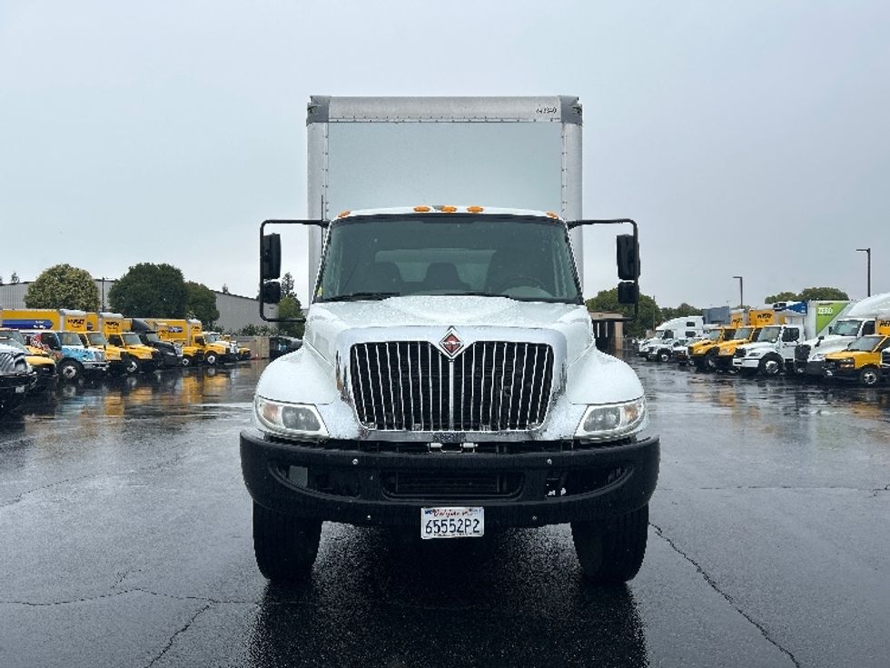 Medium Duty Box Truck-Light and Medium Duty Trucks-International-2019-4300-West Sacramento-CA-138,917\n\t\tmiles-$ 48,750 - Image 2
