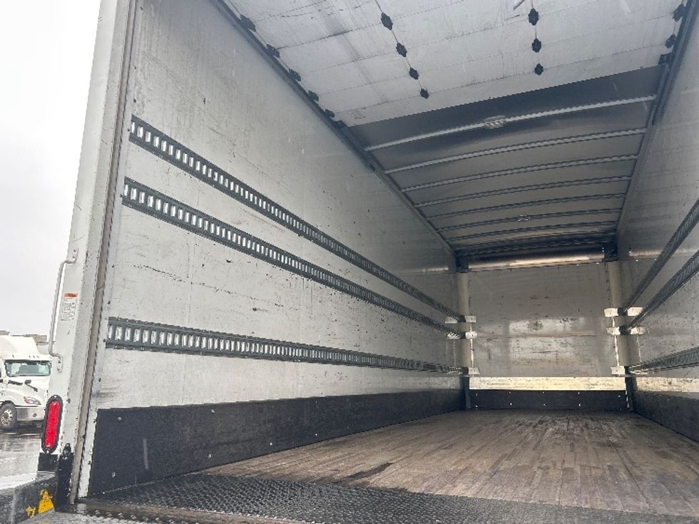 Medium Duty Box Truck-Light and Medium Duty Trucks-International-2019-4300-West Sacramento-CA-138,917\n\t\tmiles-$ 48,750 - Image 11