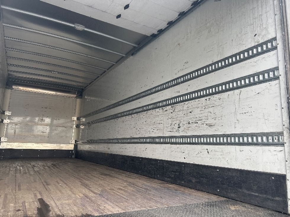 Medium Duty Box Truck-Light and Medium Duty Trucks-International-2019-4300-West Sacramento-CA-138,917\n\t\tmiles-$ 48,750 - Image 12