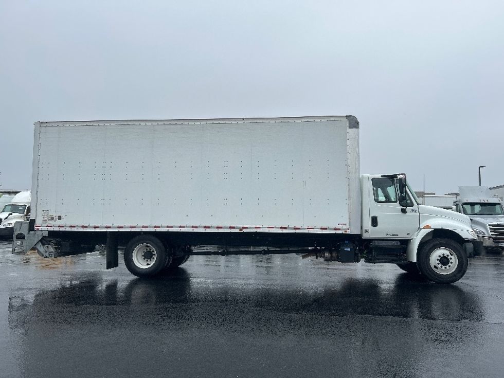 Medium Duty Box Truck-Light and Medium Duty Trucks-International-2019-4300-West Sacramento-CA-138,917\n\t\tmiles-$ 48,750 - Image 15