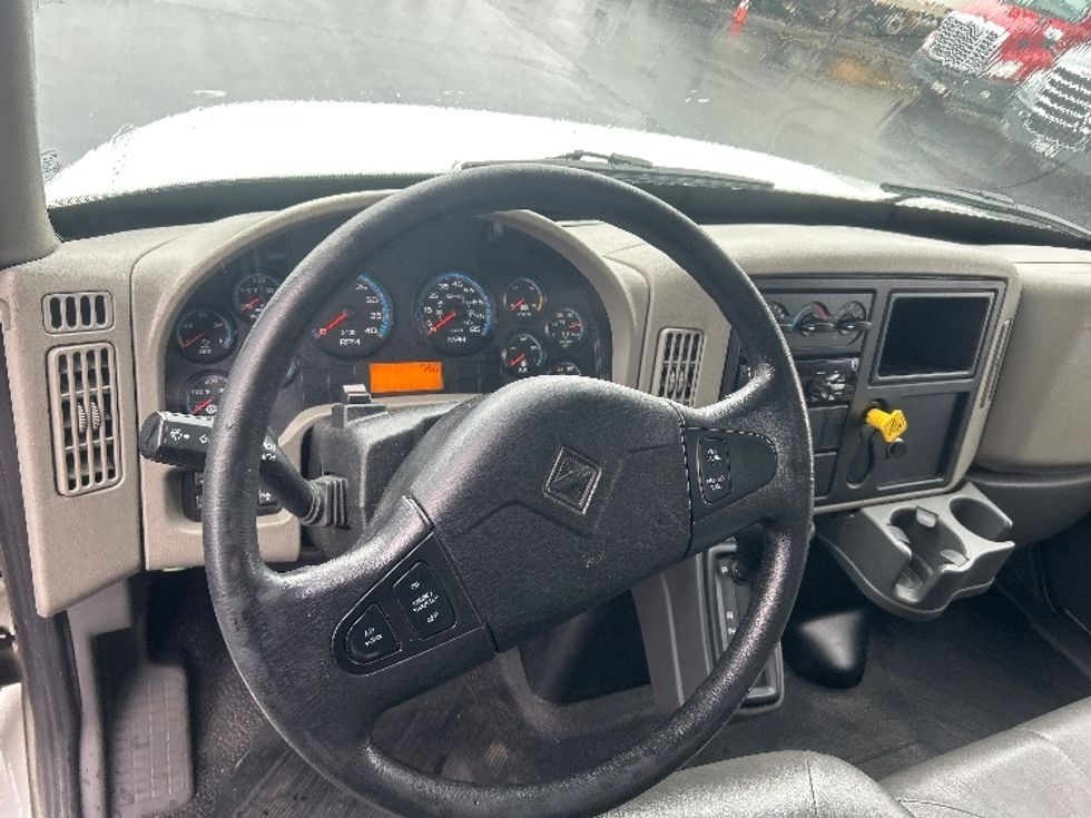 Medium Duty Box Truck-Light and Medium Duty Trucks-International-2019-4300-West Sacramento-CA-138,917\n\t\tmiles-$ 48,750 - Image 17