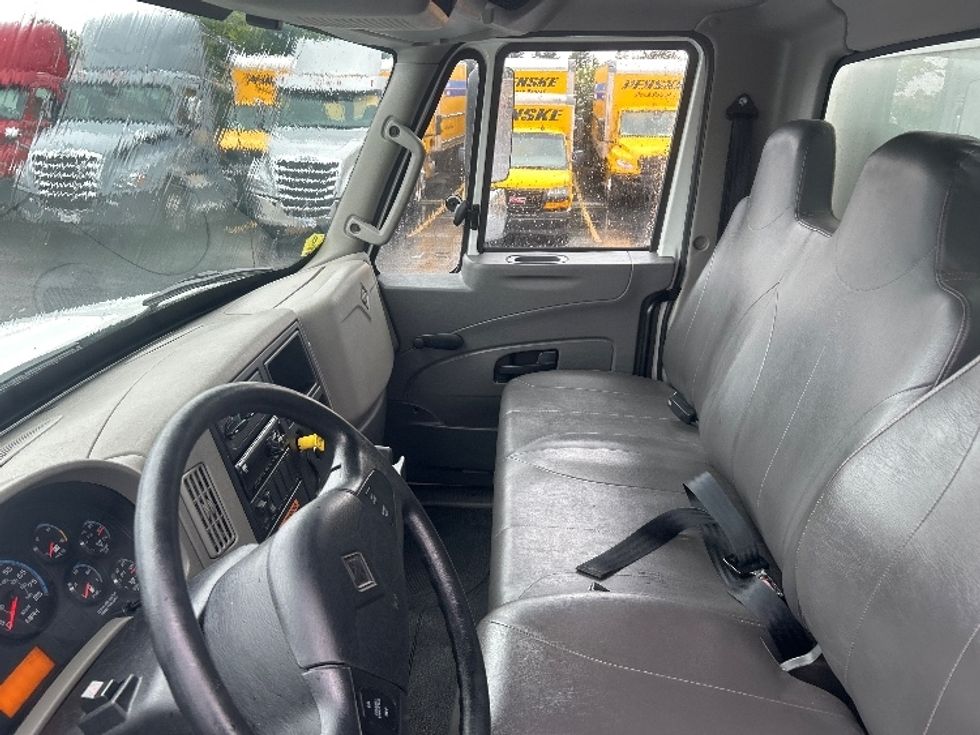 Medium Duty Box Truck-Light and Medium Duty Trucks-International-2019-4300-West Sacramento-CA-138,917\n\t\tmiles-$ 48,750 - Image 19