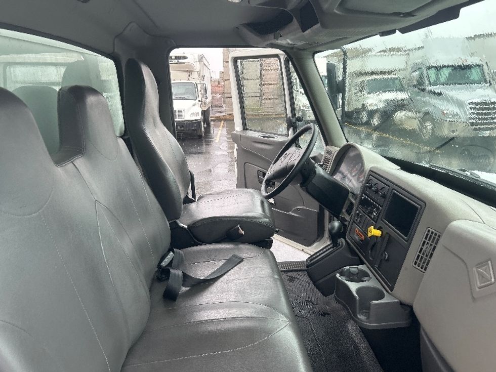 Medium Duty Box Truck-Light and Medium Duty Trucks-International-2019-4300-West Sacramento-CA-138,917\n\t\tmiles-$ 48,750 - Image 22