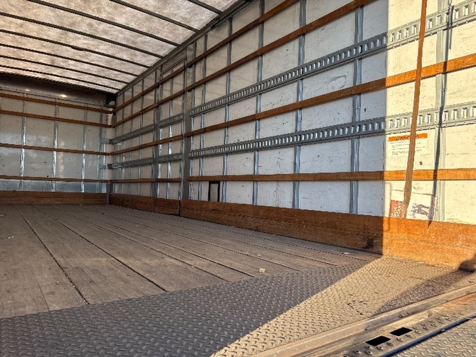 Medium Duty Box Truck-Light and Medium Duty Trucks-International-2019-4300-West Sacramento-CA-151,163\n\t\tmiles-$ 47,250 - Image 12