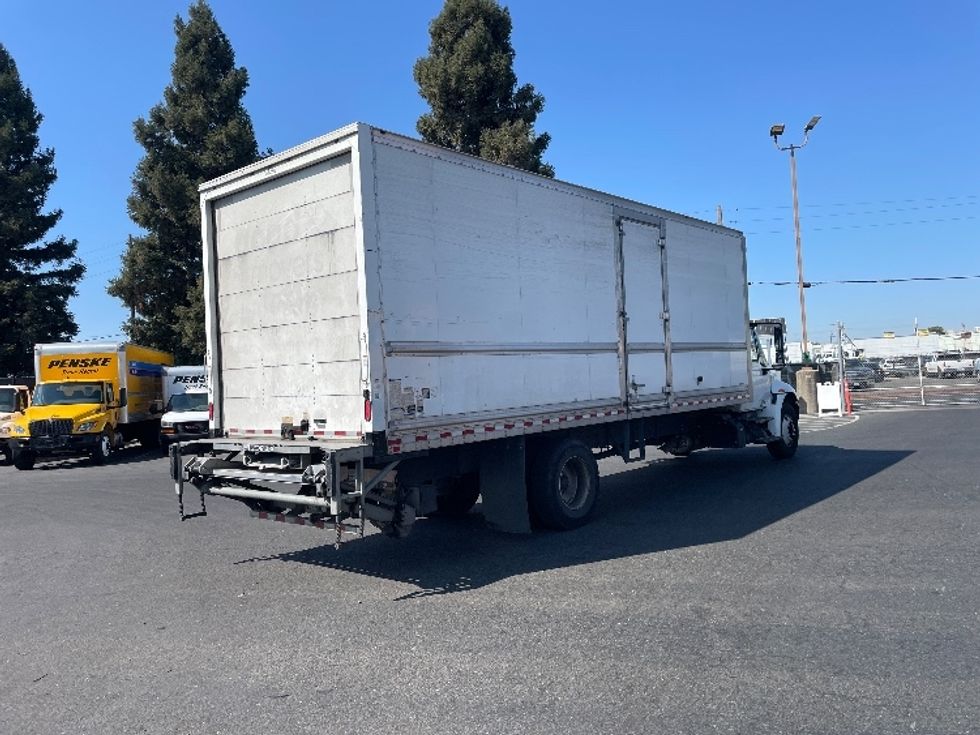 Medium Duty Box Truck-Light and Medium Duty Trucks-International-2019-4300-West Sacramento-CA-151,163\n\t\tmiles-$ 47,250 - Image 13