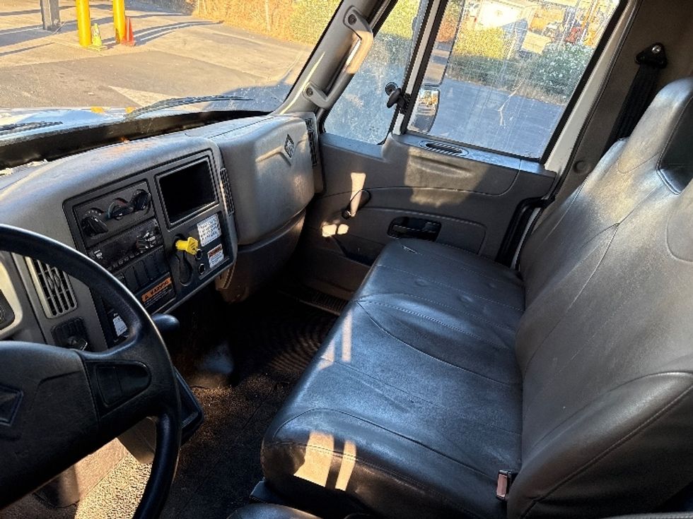 Medium Duty Box Truck-Light and Medium Duty Trucks-International-2019-4300-West Sacramento-CA-151,163\n\t\tmiles-$ 47,250 - Image 17
