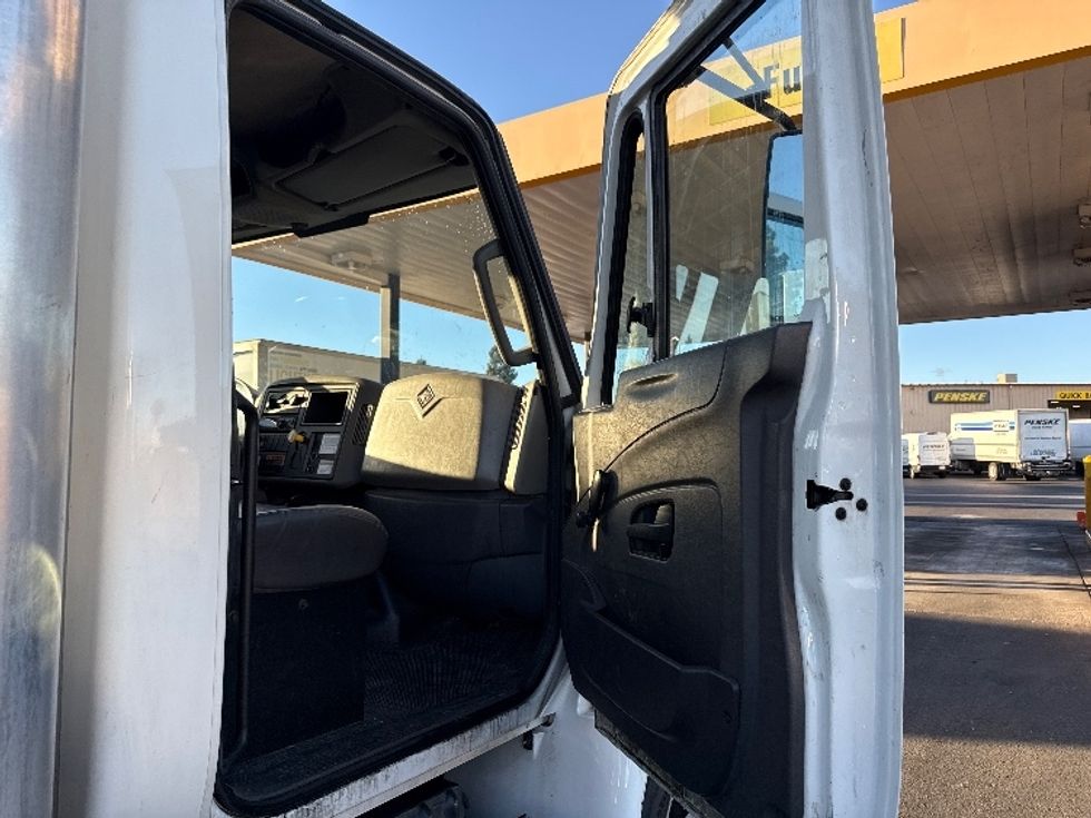Medium Duty Box Truck-Light and Medium Duty Trucks-International-2019-4300-West Sacramento-CA-151,163\n\t\tmiles-$ 47,250 - Image 18