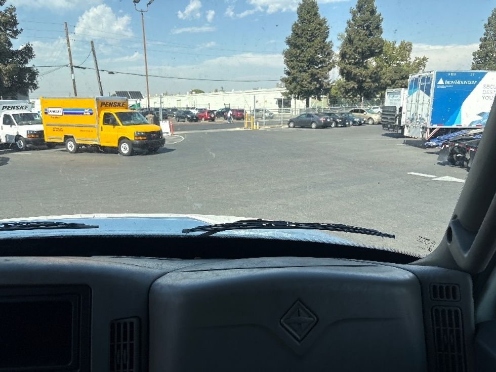 Medium Duty Box Truck-Light and Medium Duty Trucks-International-2019-4300-West Sacramento-CA-151,163\n\t\tmiles-$ 47,250 - Image 19