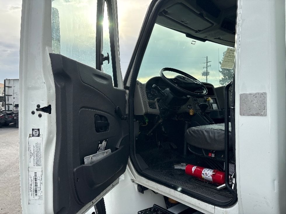 Medium Duty Box Truck-Light and Medium Duty Trucks-International-2019-4300-West Sacramento-CA-152,958\n\t\tmiles-$ 47,000 - Image 16