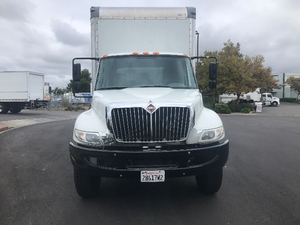 Medium Duty Box Truck-Light and Medium Duty Trucks-International-2019-4300-West Sacramento-CA-153,321\n\t\tmiles-$ 47,000 - Image 2