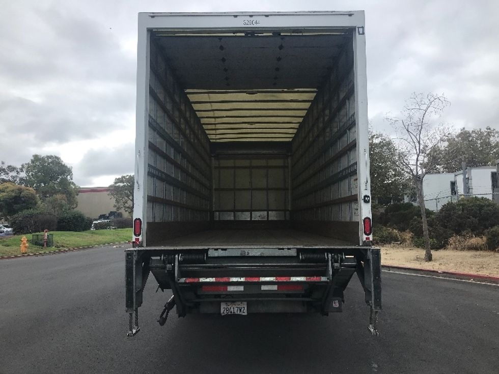 Medium Duty Box Truck-Light and Medium Duty Trucks-International-2019-4300-West Sacramento-CA-153,321\n\t\tmiles-$ 47,000 - Image 8